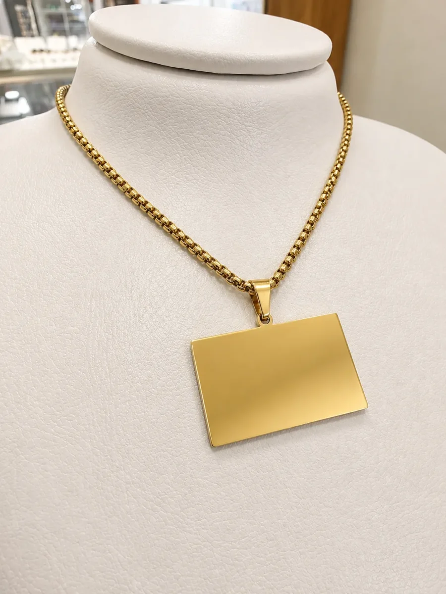 Chapa Rectangular Dorada de Acero con Cadena – Grabado Personalizado Chapa Rectangular Dorada de Acero con Cadena – Grabado Personalizado