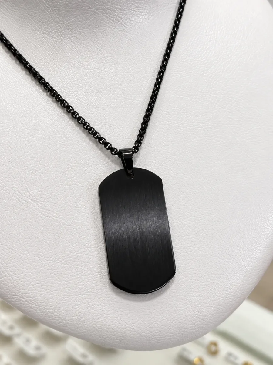 Chapa de Acero Negra con Cadena – Grabado Personalizado Chapa de Acero Negra con Cadena – Grabado Personalizado - Imagen 3